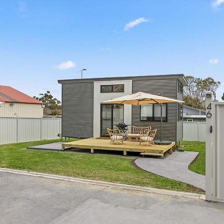 Husky Tiny Home By Experience Jervis Bay Huskisson Exterior photo